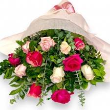 pink roses in vase valentines day flowers florist castle hill same day delivery bonnie briella vogue in a vase