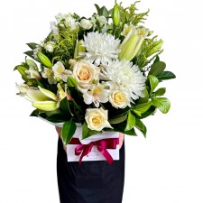 white flower arrangement florist delivery castle hill amanda vogue in a vase